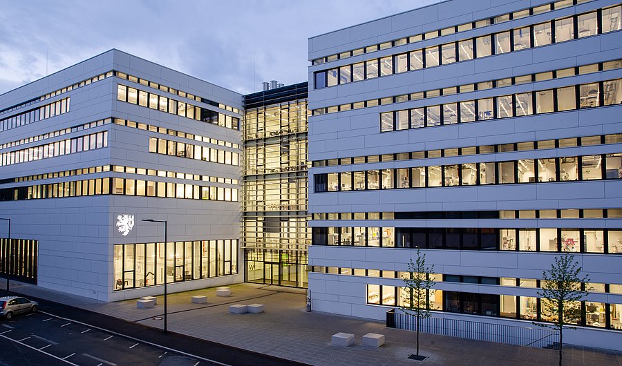 Außenansicht des Gebäudes VW auf dem Campus Grifflenberg 